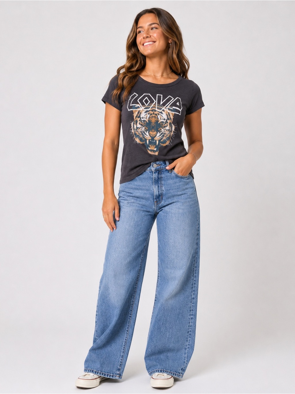 Chaser | NWT “LOVE” Tiger Graphic Valentines Crewneck Short Sleeve Soft Tee